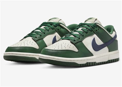 groen rood nike|Nike low gorge green stockx.